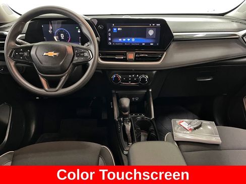Used 2024 Chevrolet TrailBlazer LS w/ LS Convenience Package FWD image 2