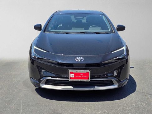 Certified 2026 Toyota Prius XLE FWD image 8