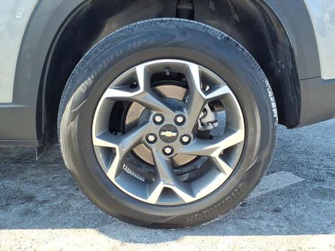 Used 2024 Chevrolet Trax LT w/ Driver Confidence Package image 5