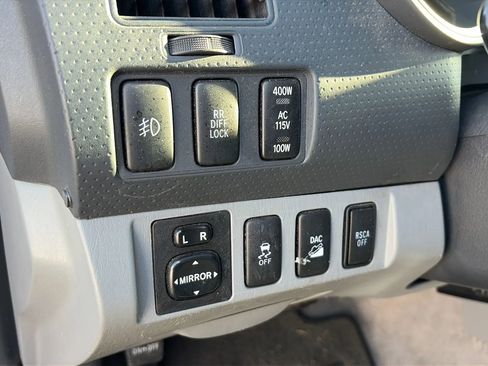 Used 2011 Toyota Tacoma 4x4 Double Cab image 12