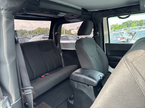 Used 2017 Jeep Wrangler Sport AWD/4WD image 17