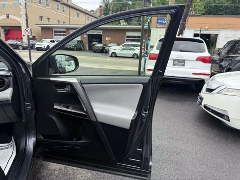 Used 2016 Toyota RAV4 Limited image 53