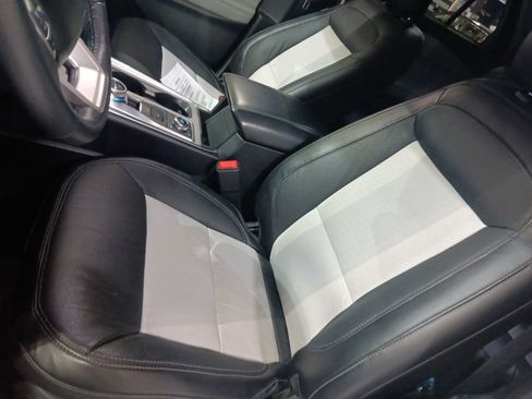 Used 2023 Ford Explorer XLT w/ Equipment Group 202A AWD/4WD image 6