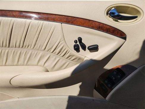 Used 2008 Mercedes-Benz CLK 350 Cabriolet image 19