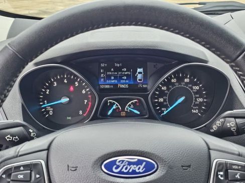 Used 2019 Ford Escape SE image 11