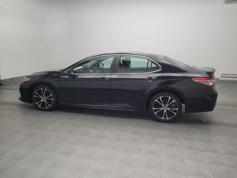 Used 2018 Toyota Camry SE w/ Convenience Package FWD image 3