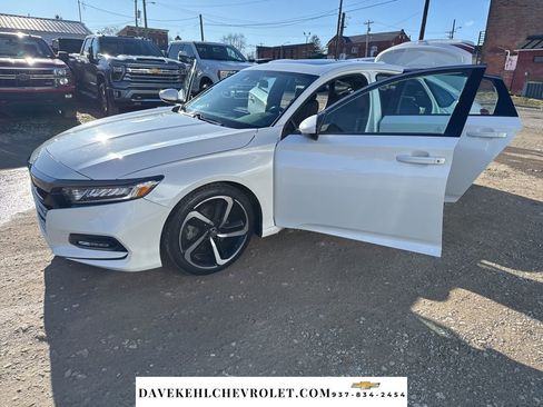 Used 2018 Honda Accord Sport image 27