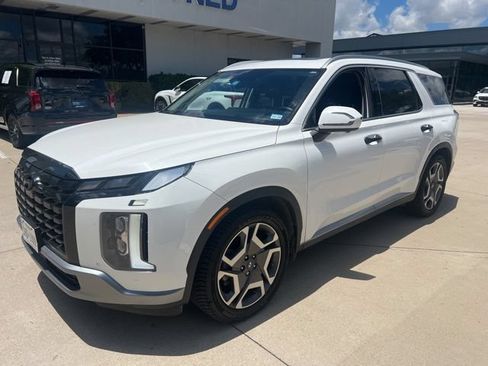 Used 2023 Hyundai Palisade Limited FWD image 1