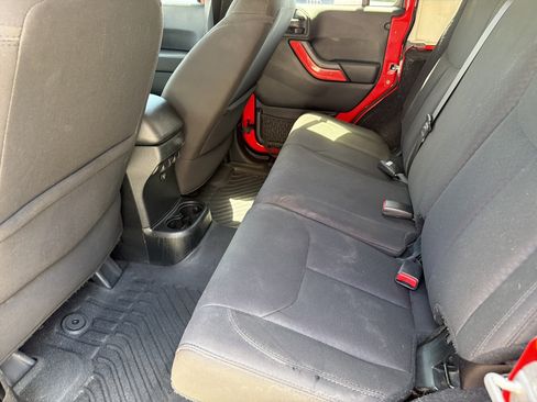 Used 2018 Jeep Wrangler Unlimited Sport S AWD/4WD image 16