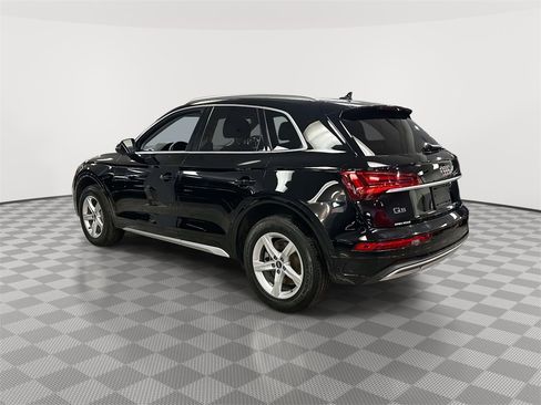 Used 2023 Audi Q5 2.0T Premium w/ Convenience Package image 4