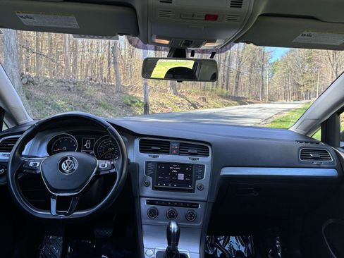 Used 2017 Volkswagen Golf Wolfsburg Edition FWD image 6