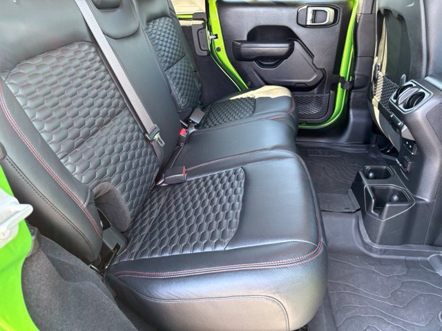 Used 2025 Jeep Wrangler Unlimited Rubicon w/ Safety Group AWD/4WD image 18