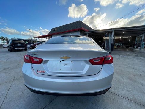 Used 2018 Chevrolet Malibu LT image 4