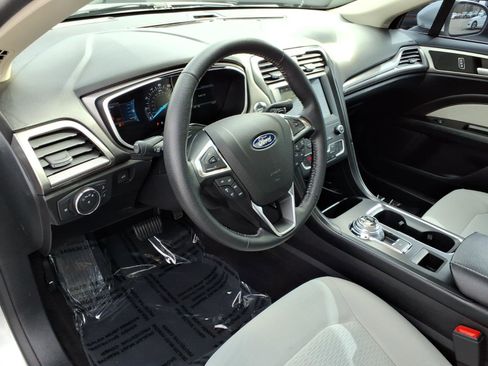 Used 2019 Ford Fusion SE w/ Equipment Group 151A image 16