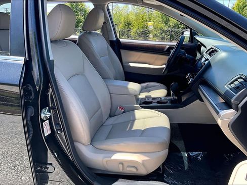 Used 2018 Subaru Outback 2.5i Limited AWD/4WD image 9