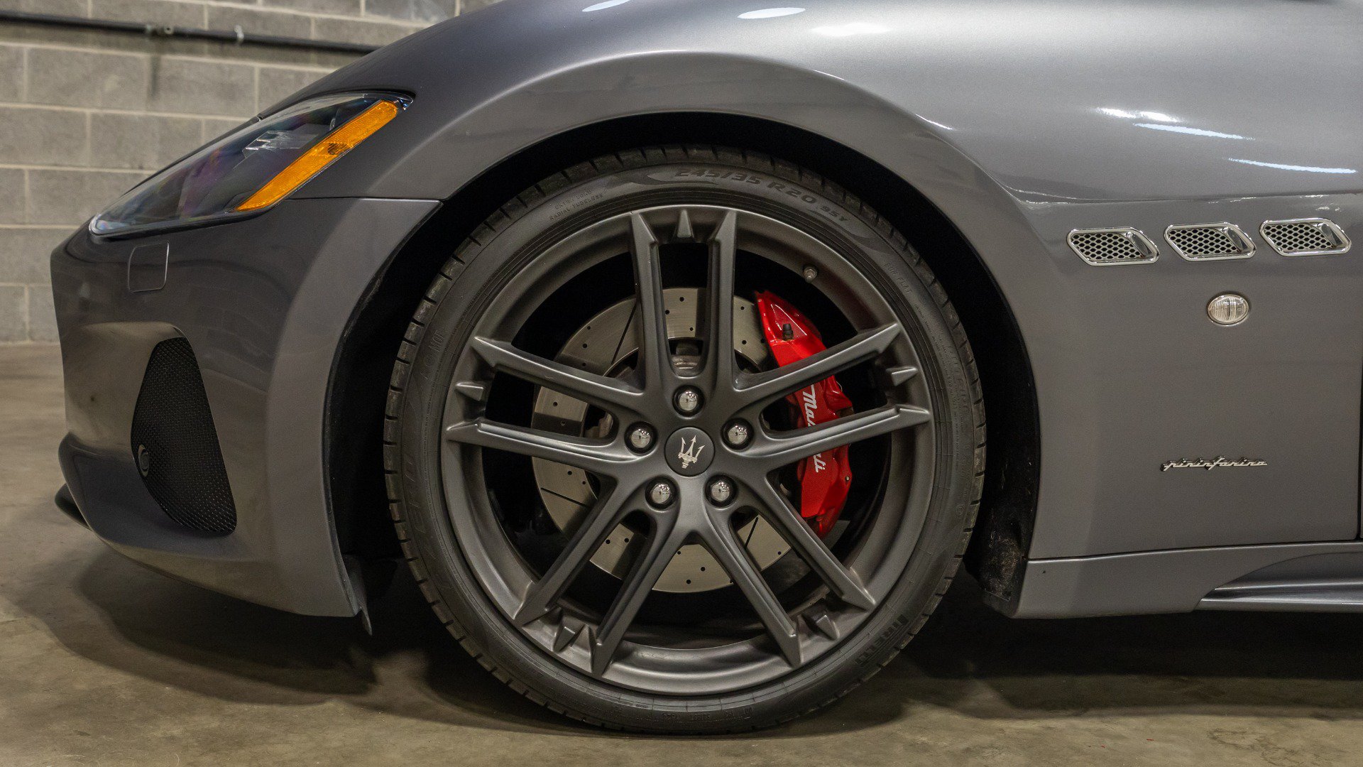 Used 2018 Maserati GranTurismo Sport RWD image 30