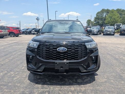 Certified 2025 Ford Explorer ST-Line w/ Premium Package AWD/4WD image 3