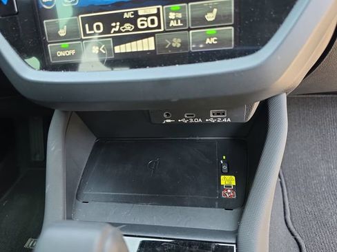 Used 2025 Subaru Forester Premium AWD/4WD image 17