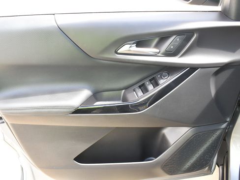 Used 2025 Chevrolet Equinox LT image 12