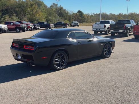Used 2023 Dodge Challenger R/T w/ Blacktop Package image 8