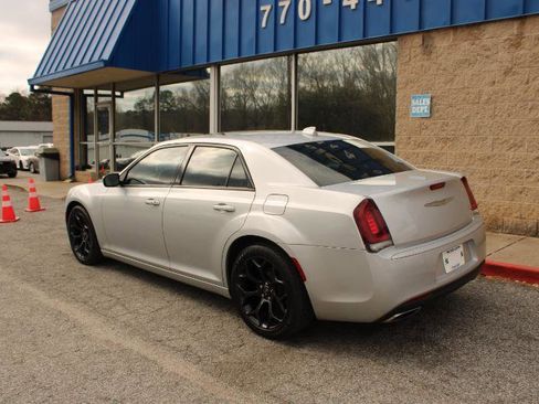 Used 2019 Chrysler 300 S image 4
