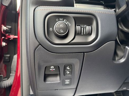 Used 2025 RAM 1500 Tungsten image 31