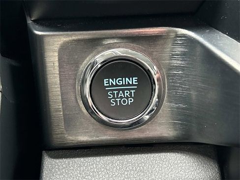 Certified 2025 Ford F350 Lariat image 33