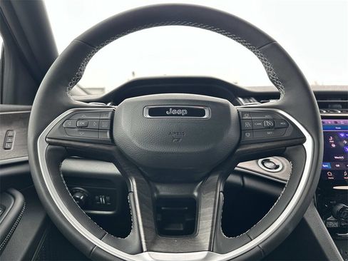 New 2025 Jeep Grand Cherokee L Limited image 15