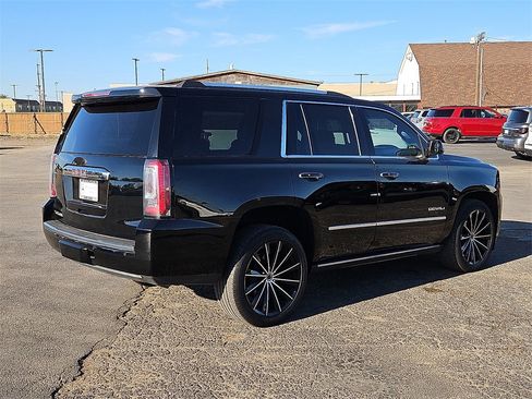 Used 2018 GMC Yukon Denali w/ Denali Ultimate Package image 8