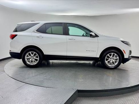 Used 2023 Chevrolet Equinox LT w/ Driver Convenience Package AWD/4WD image 11