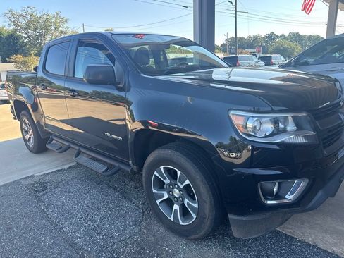Used 2020 Chevrolet Colorado Z71 AWD/4WD image 3