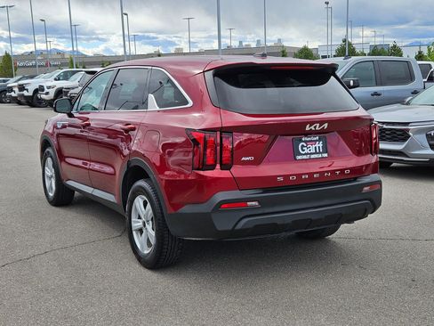 Used 2022 Kia Sorento LX AWD/4WD image 5