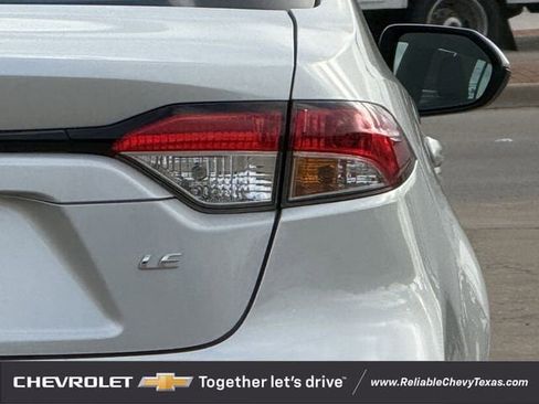 Used 2025 Toyota Corolla LE FWD image 8