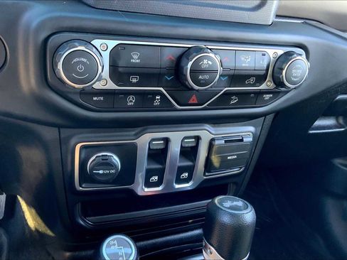 Used 2020 Jeep Wrangler Sport image 30