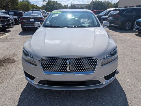 Used 2019 Lincoln MKZ Reserve FWD image 9