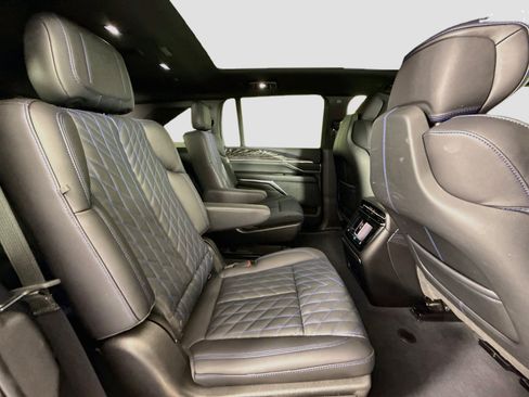 Used 2025 Cadillac Escalade IQ Sport 1 AWD/4WD image 31