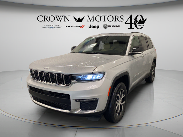 Used 2025 Jeep Grand Cherokee L Limited w/ Luxury Tech Group II AWD/4WD image 2