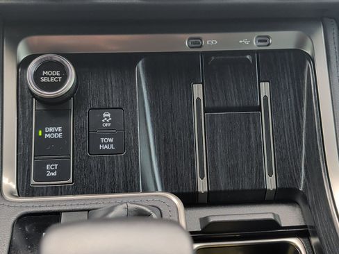 Used 2024 Lexus GX 550 w/ Accessory Package (Z1) AWD/4WD image 20
