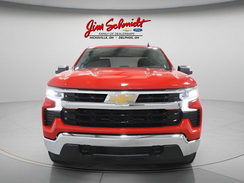 Used 2024 Chevrolet Silverado 1500 LT AWD/4WD image 3
