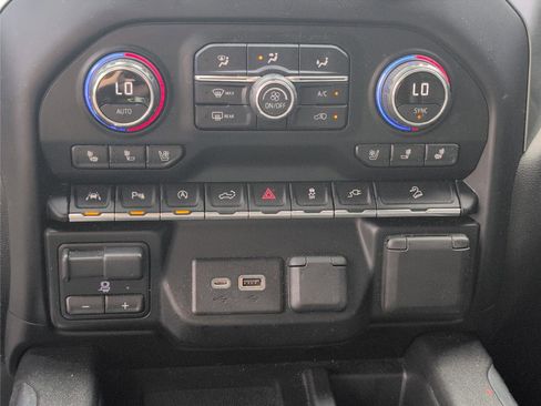 Used 2020 Chevrolet Silverado 1500 LTZ w/ LTZ Premium Package AWD/4WD image 20