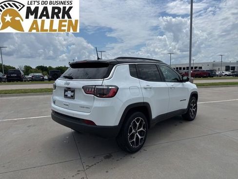Used 2025 Jeep Compass Limited AWD/4WD image 5