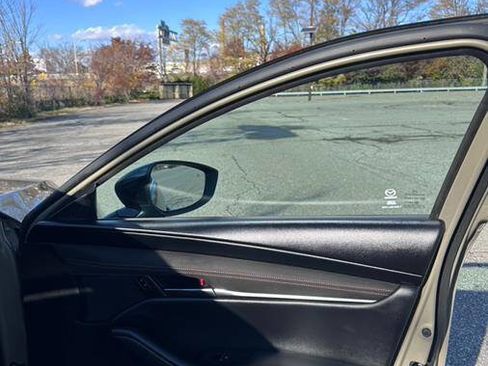 Used 2024 MAZDA MAZDA3 s image 25