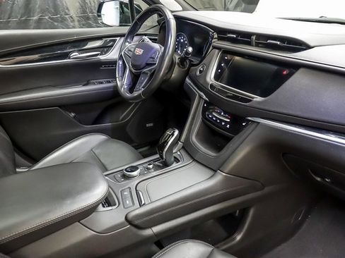 Used 2020 Cadillac XT5 Premium Luxury image 32
