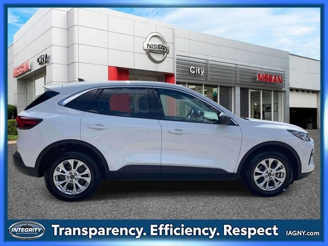 Used 2023 Ford Escape Active AWD/4WD image 5
