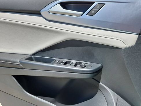 New 2026 Volkswagen Taos SE AWD/4WD image 6