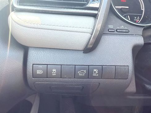 Used 2020 Toyota Camry LE w/ Fleet Convenience Package image 15