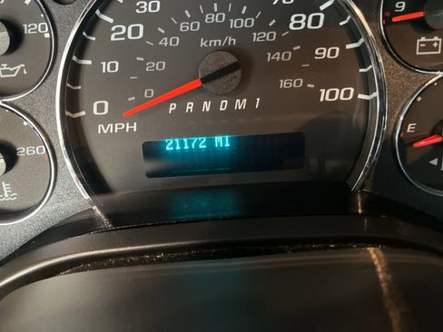 Used 2024 GMC Savana 2500 w/ Driver Convenience Package image 23