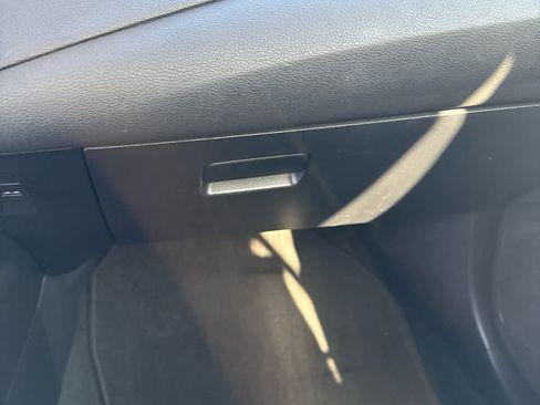 Used 2021 Toyota Corolla LE FWD image 19