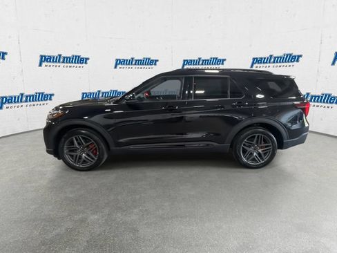 Certified 2025 Ford Explorer ST-Line w/ ST-Line Street Pack AWD/4WD image 10
