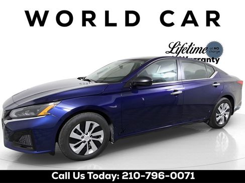 Certified 2024 Nissan Altima 2.5 S image 3